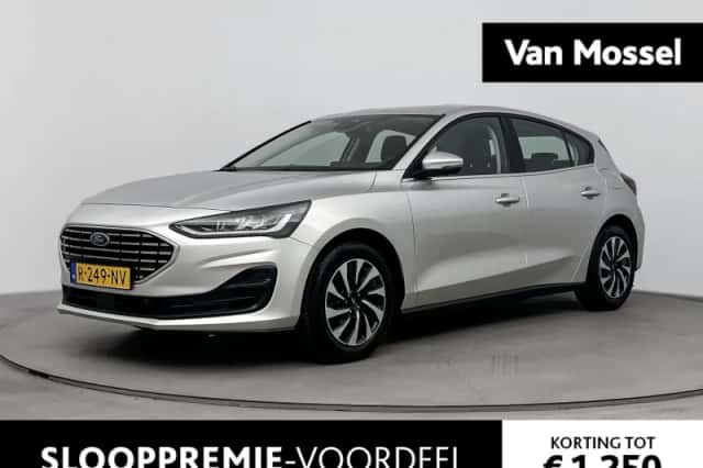 Ford Focus (2022) thumbnail 1