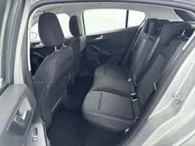 Ford Focus thumbnail 11