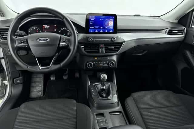 Ford Focus (2022) thumbnail 6