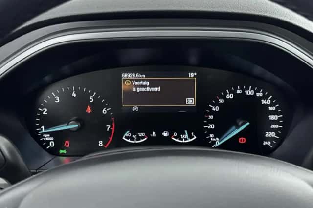 Ford Focus (2022) thumbnail 7