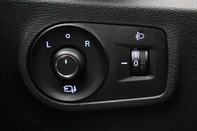 MG ZS EV (2020) thumbnail 25