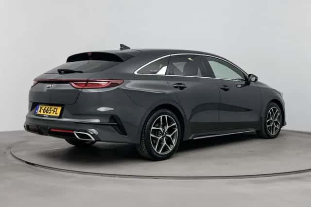 Kia Proceed (2021) thumbnail 4