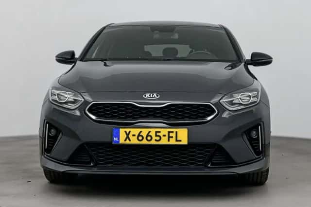 Kia Proceed (2021) thumbnail 5