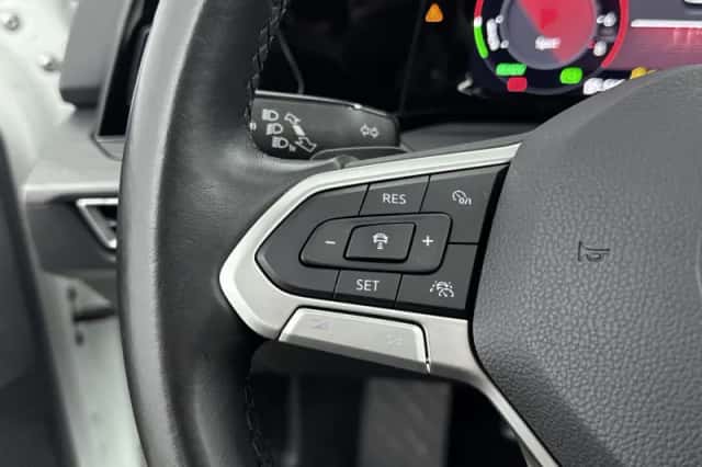 Volkswagen Golf (2021) thumbnail 6
