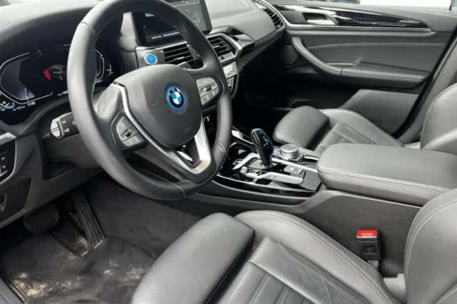 BMW iX3 (2021) thumbnail 3