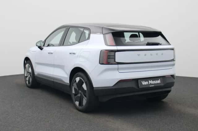 Volvo EX30 (2024) thumbnail 2