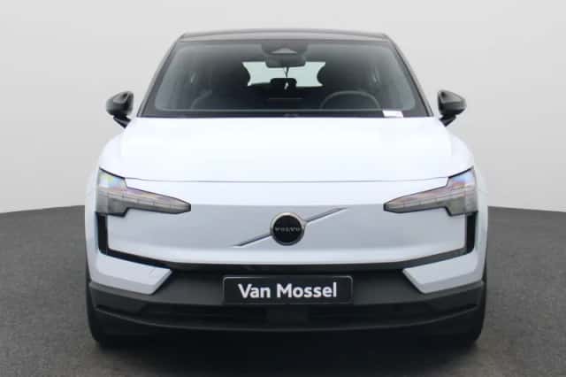 Volvo EX30 (2024) thumbnail 3