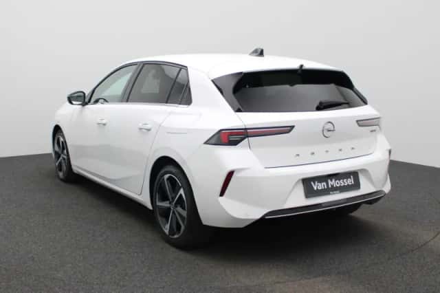 Opel Astra (2022) thumbnail 2