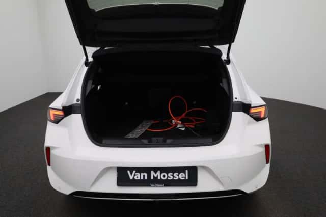 Opel Astra (2022) thumbnail 11