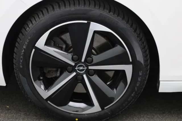 Opel Astra (2022) thumbnail 14