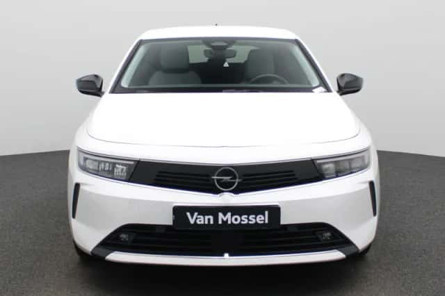 Opel Astra (2022) thumbnail 3