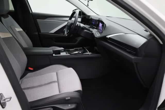 Opel Astra (2022) thumbnail 28