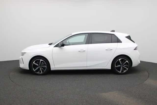 Opel Astra (2022) thumbnail 4