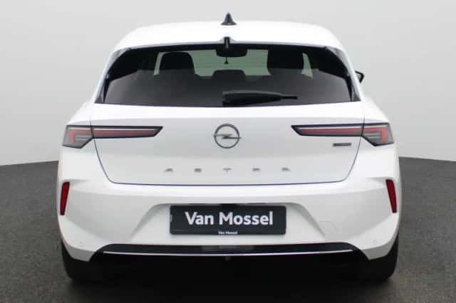 Opel Astra (2022) thumbnail 5