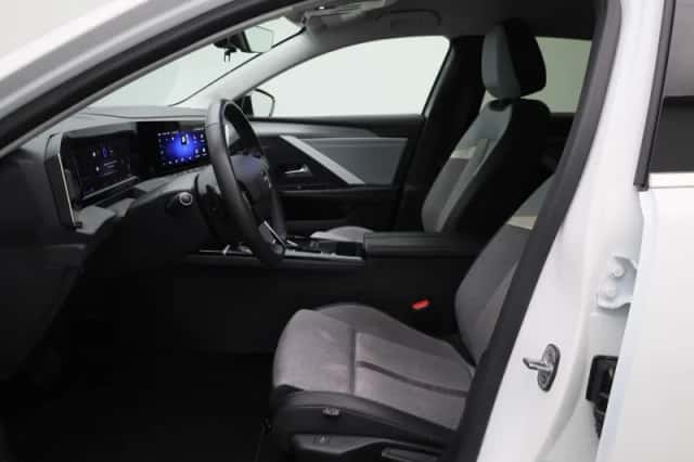 Opel Astra (2022) thumbnail 9