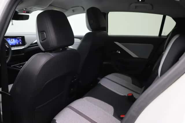 Opel Astra (2022) thumbnail 10