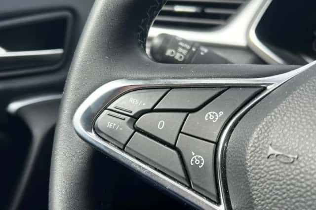 Renault Captur (2022) thumbnail 5