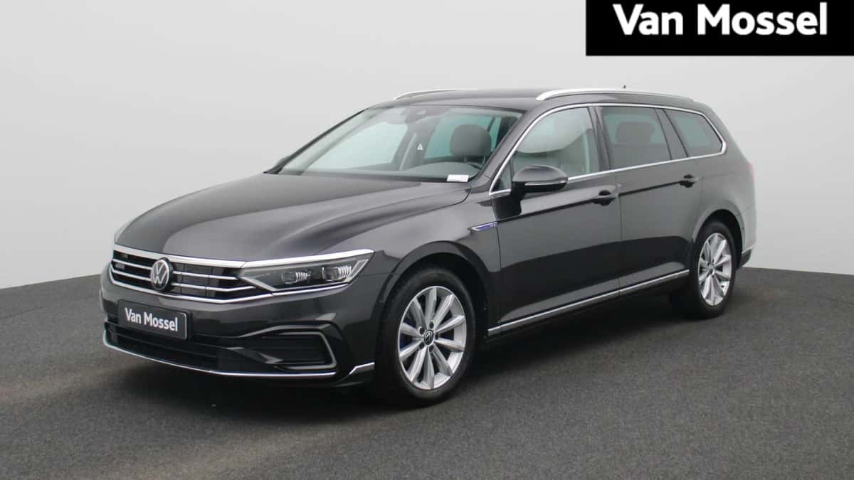 Volkswagen Passat — foto 1