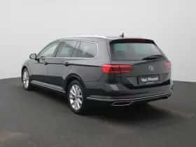 Volkswagen Passat (2020) thumbnail 2
