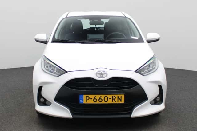 Toyota Yaris (2022) thumbnail 3