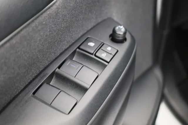 Toyota Yaris (2022) thumbnail 26
