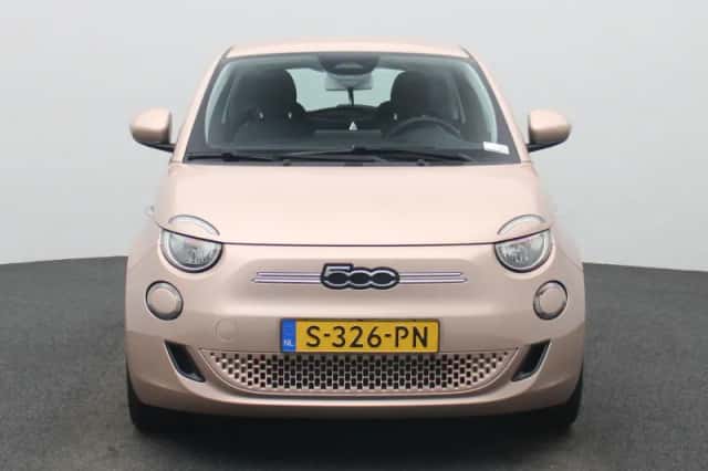 Fiat 500 (2023) thumbnail 3