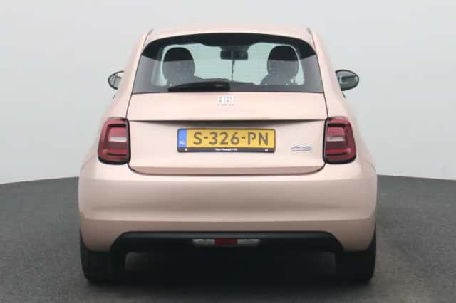 Fiat 500 (2023) thumbnail 5