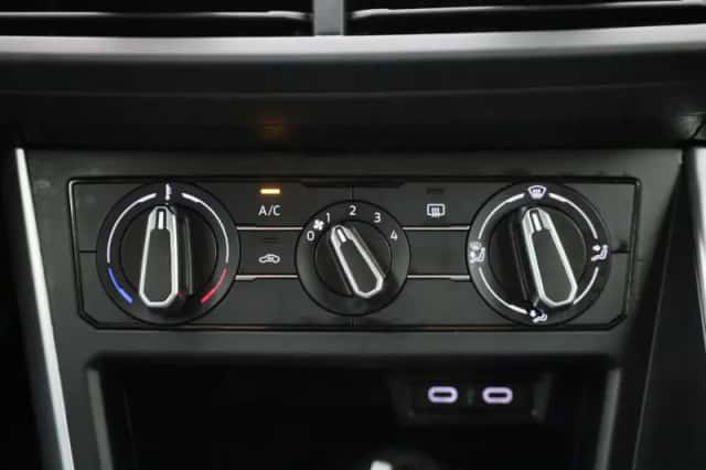 Volkswagen Polo (2023) thumbnail 17