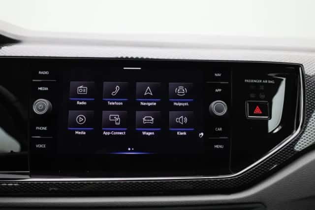 Volkswagen Polo (2023) thumbnail 26
