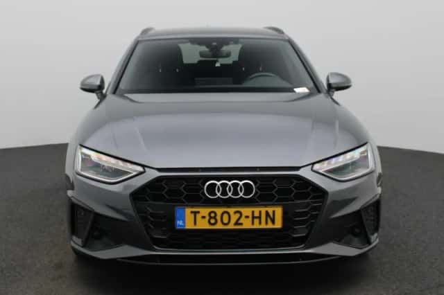 Audi A4 (2023) thumbnail 3