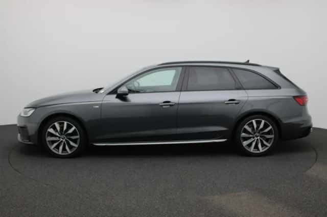 Audi A4 (2023) thumbnail 4
