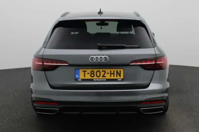 Audi A4 (2023) thumbnail 5