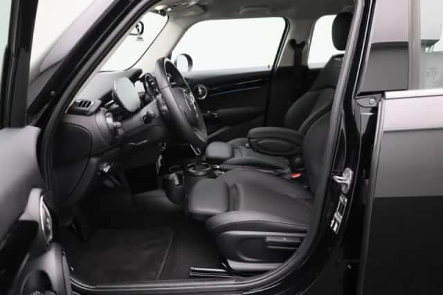 MINI Countryman (2023) thumbnail 9