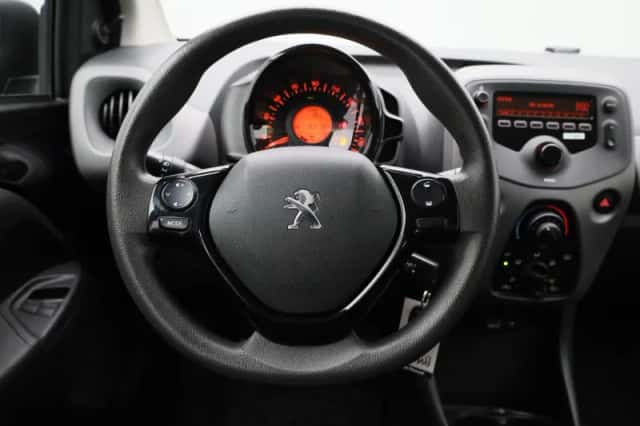 Peugeot 108 (2021) thumbnail 7
