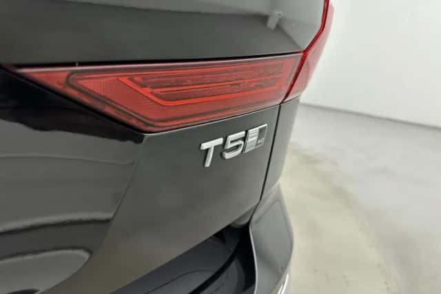Volvo XC60 (2018) thumbnail 8