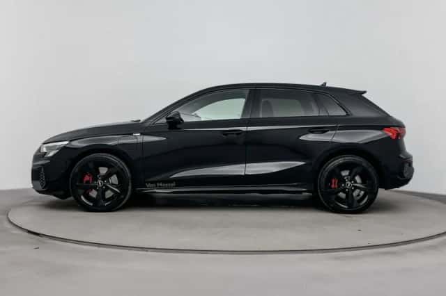 Audi A3 (2023) thumbnail 2