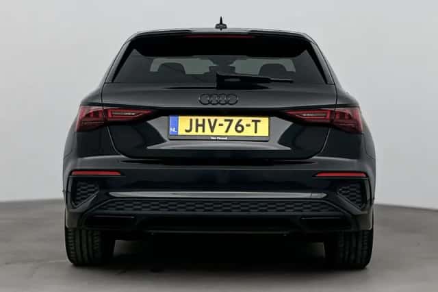 Audi A3 (2023) thumbnail 3