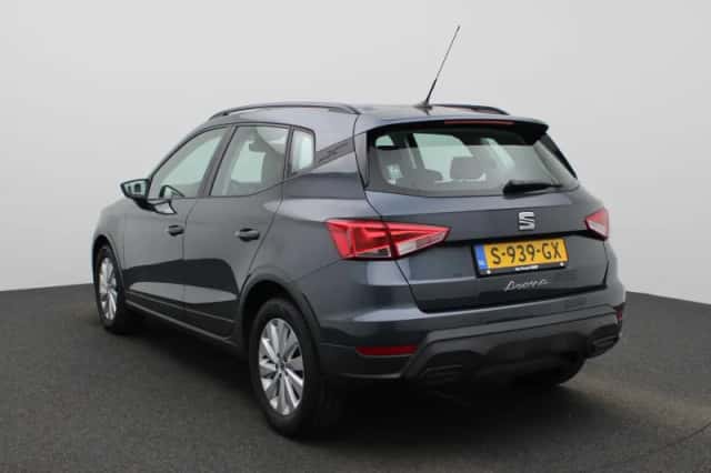 SEAT Arona (2023) thumbnail 2