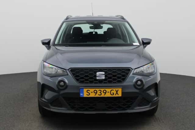 SEAT Arona (2023) thumbnail 3