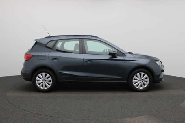 SEAT Arona (2023) thumbnail 6