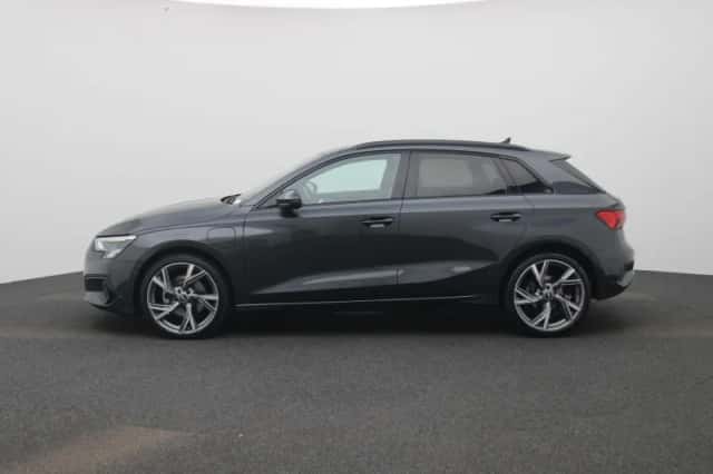 Audi A3 (2021) thumbnail 4