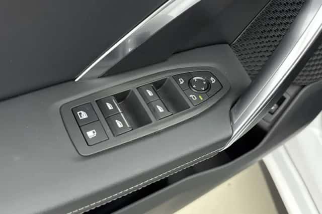 BMW X1 (2025) thumbnail 10