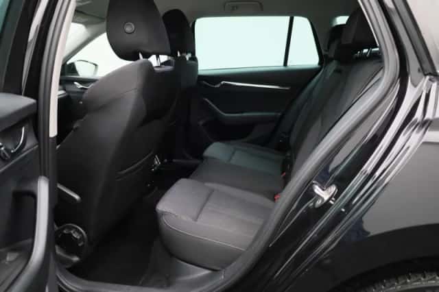 Škoda Octavia (2021) thumbnail 23