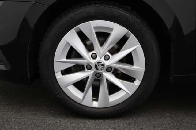Škoda Octavia (2021) thumbnail 26