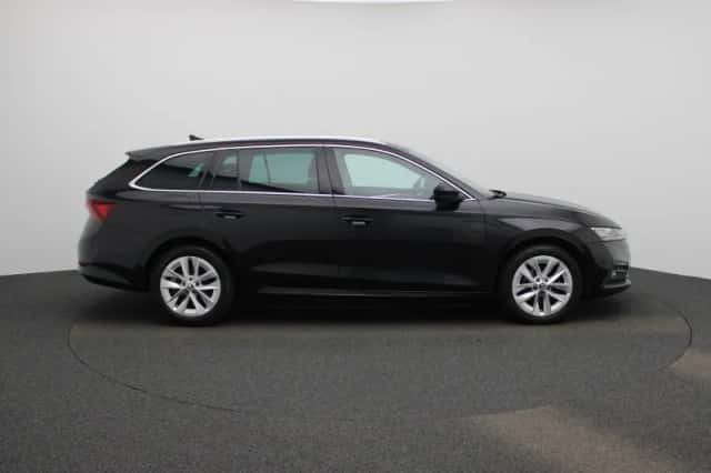 Škoda Octavia (2021) thumbnail 6