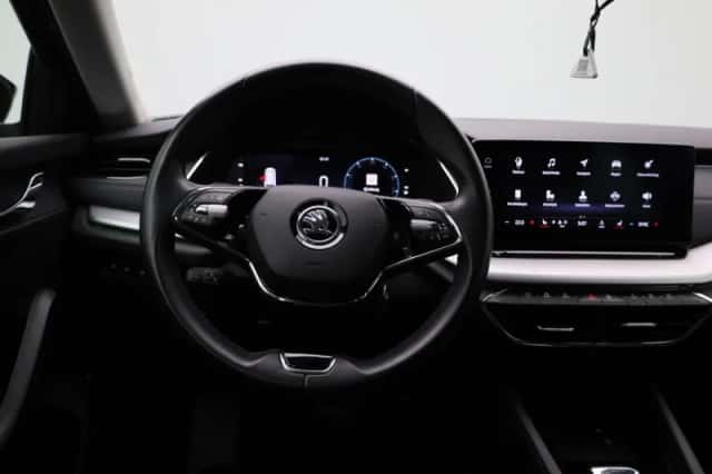 Škoda Octavia (2021) thumbnail 7