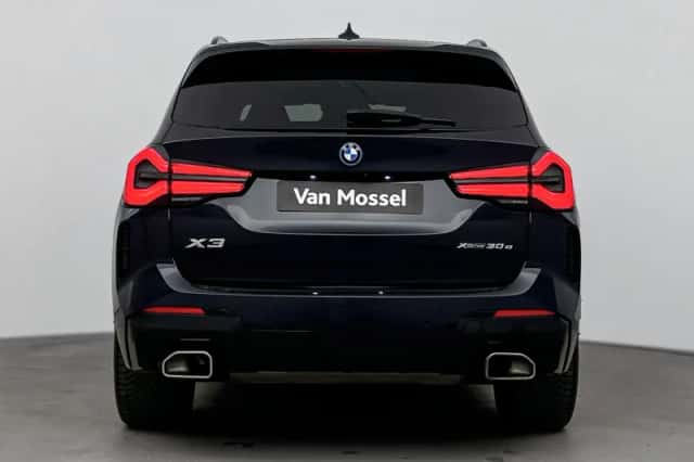 BMW X3 (2023) thumbnail 3