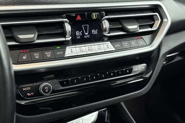 BMW X3 (2023) thumbnail 24