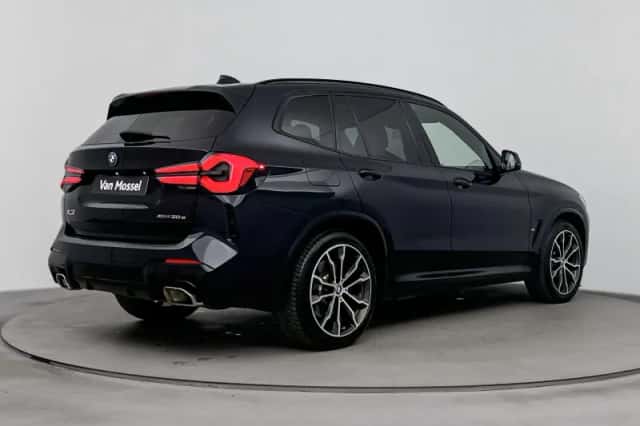 BMW X3 (2023) thumbnail 4
