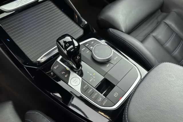 BMW X3 (2023) thumbnail 9